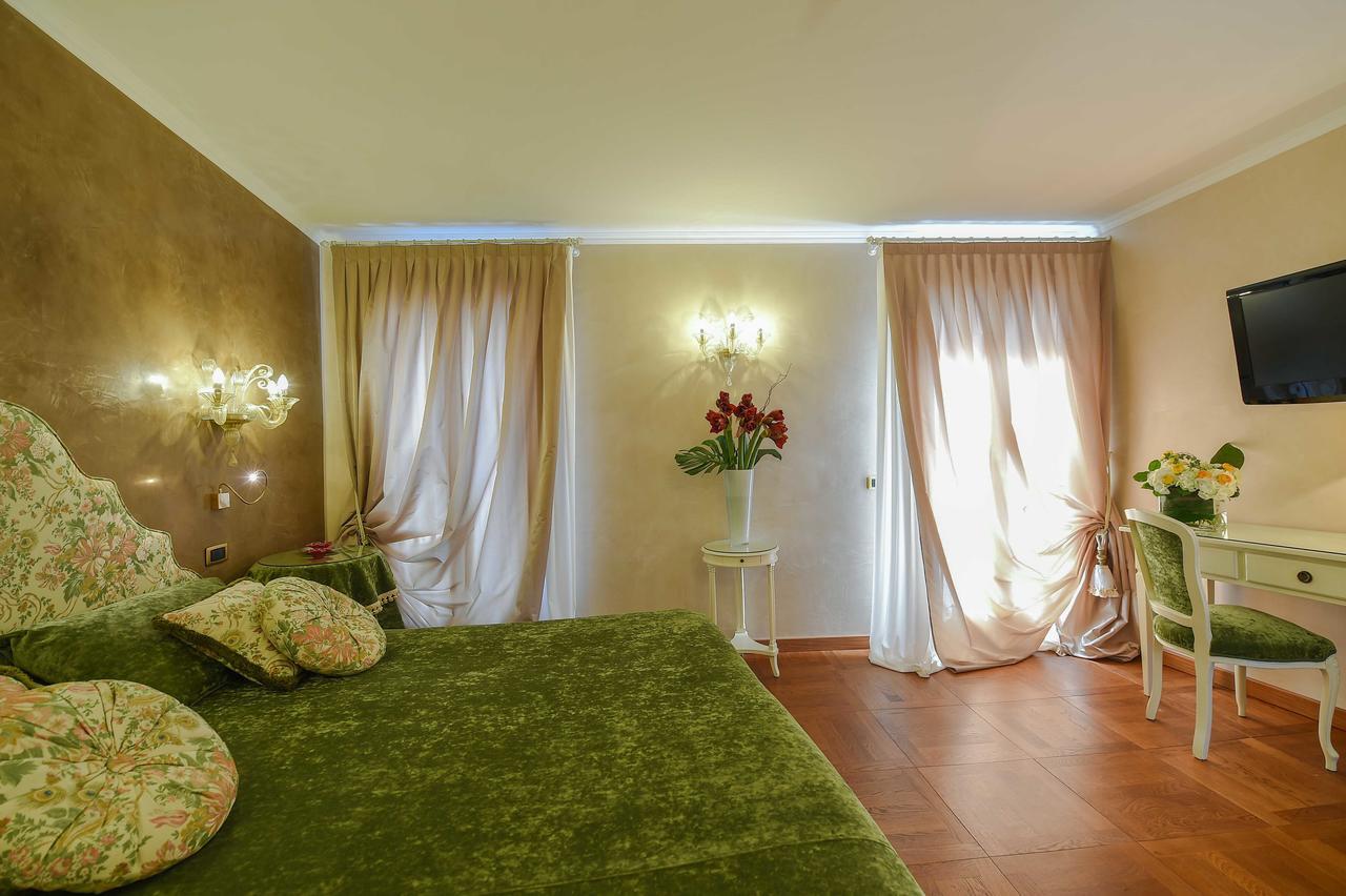 Savoia&jolanda Hotel